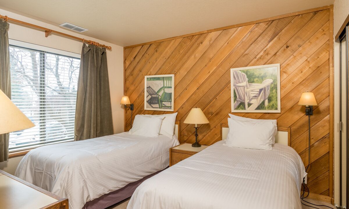 Photo of Bedroom in Elkhorn Village