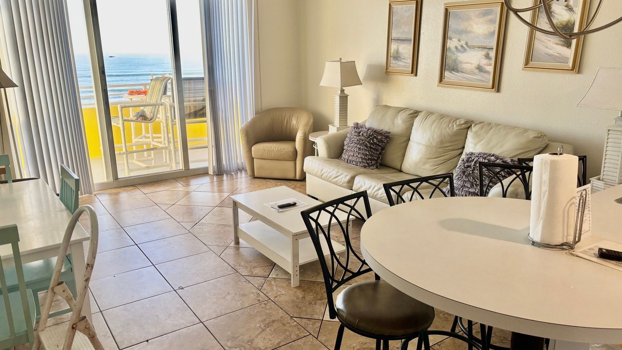 Photo of Livingroom in Daytona Beach