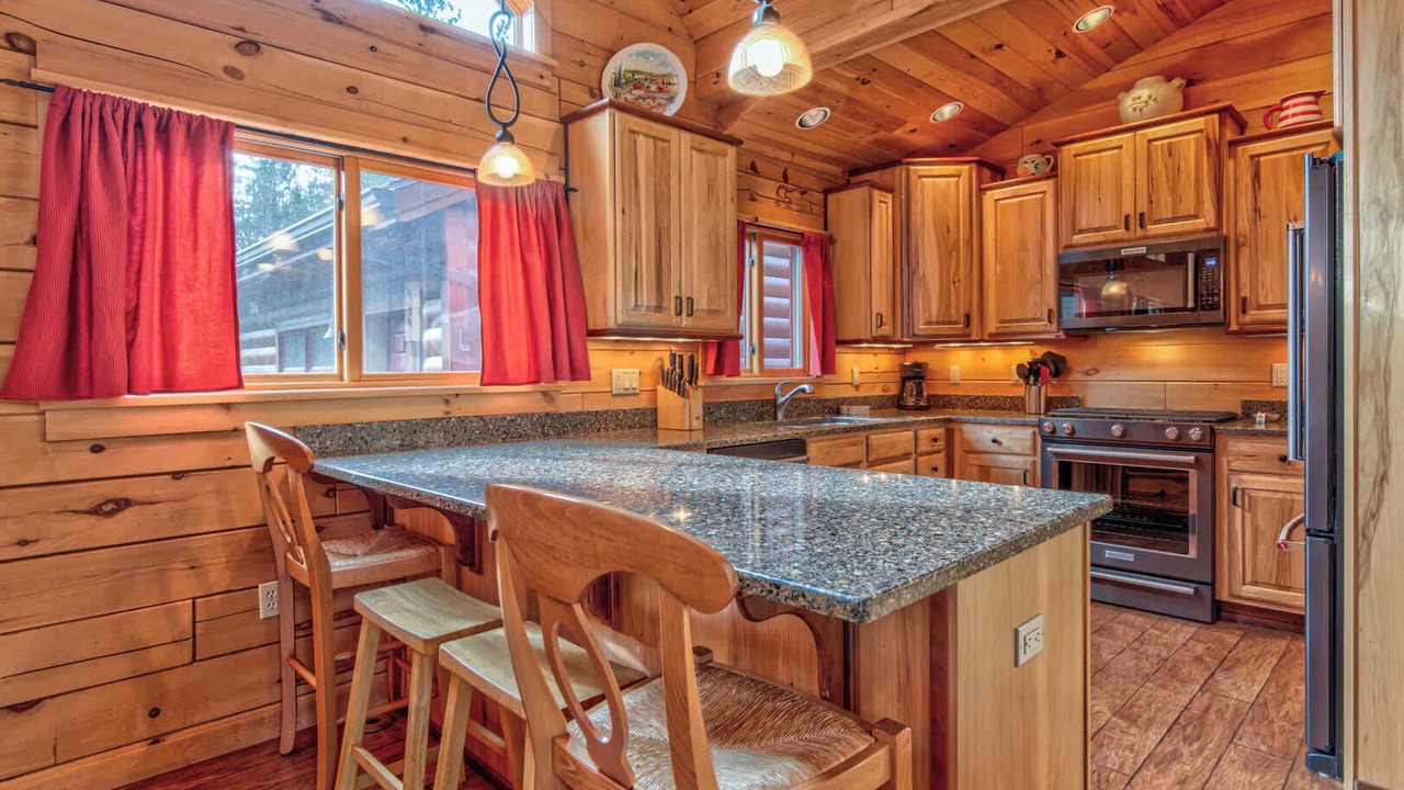 Photo of Kitchen in Oregon Water Wonderland
