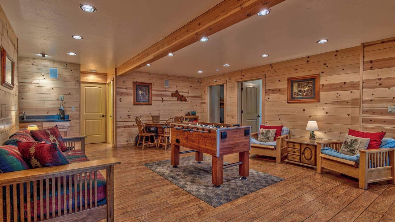 Photo of Bedroom in Oregon Water Wonderland