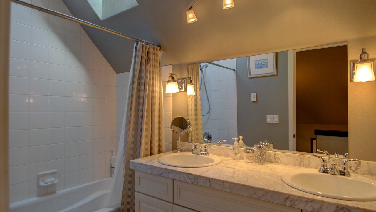 Photo of Bathroom in Anacortes