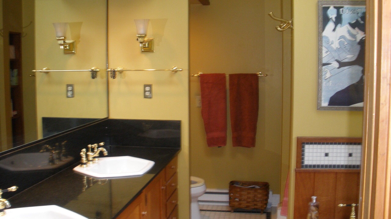 Photo of Bathroom in Williamstown