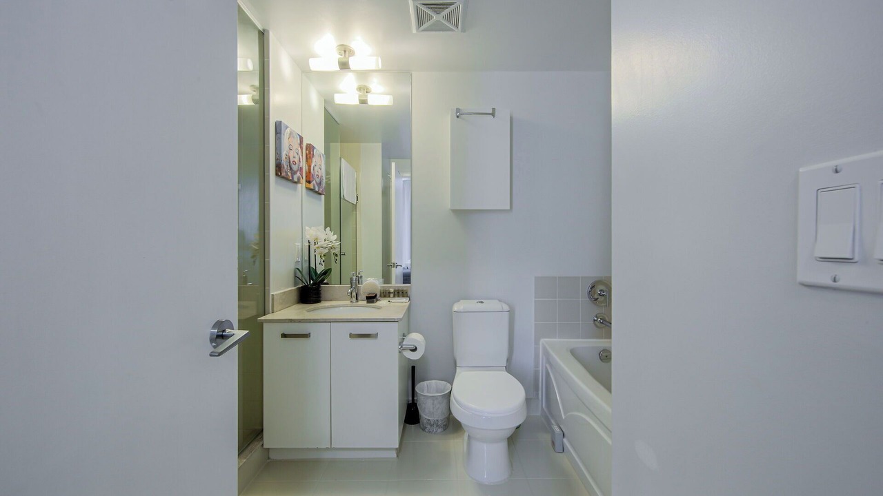 Photo of Bathroom in Bay Cloverhill