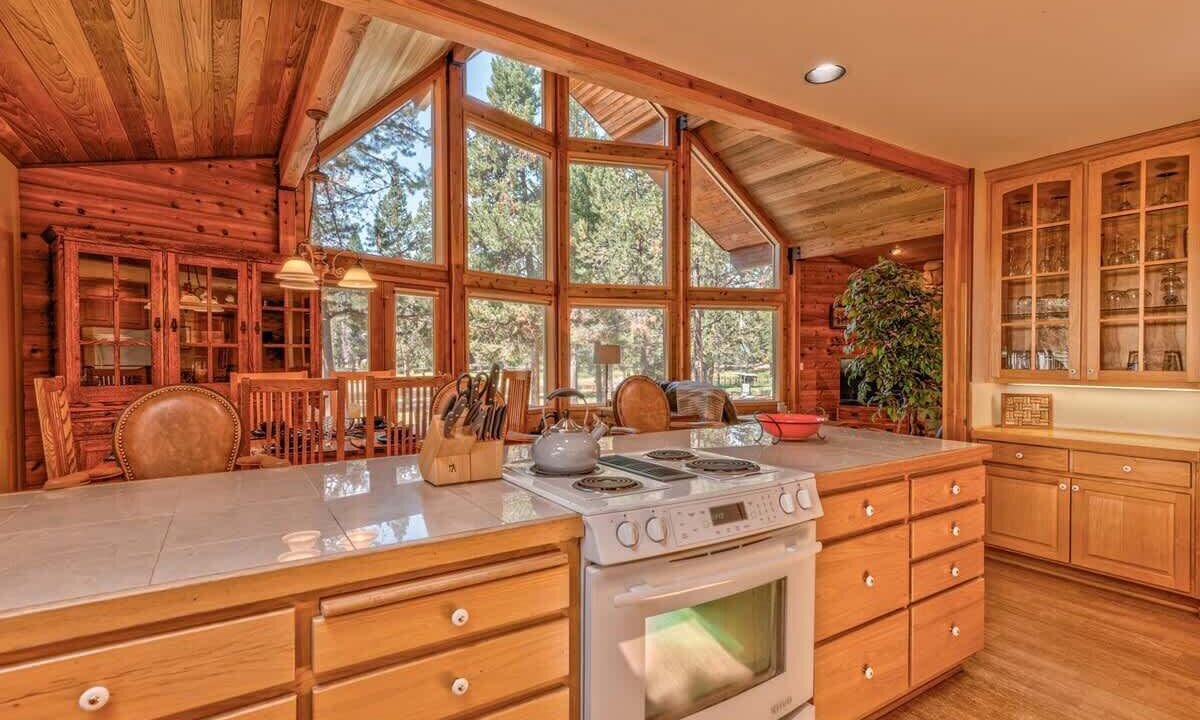 Photo of Kitchen in Oregon Water Wonderland
