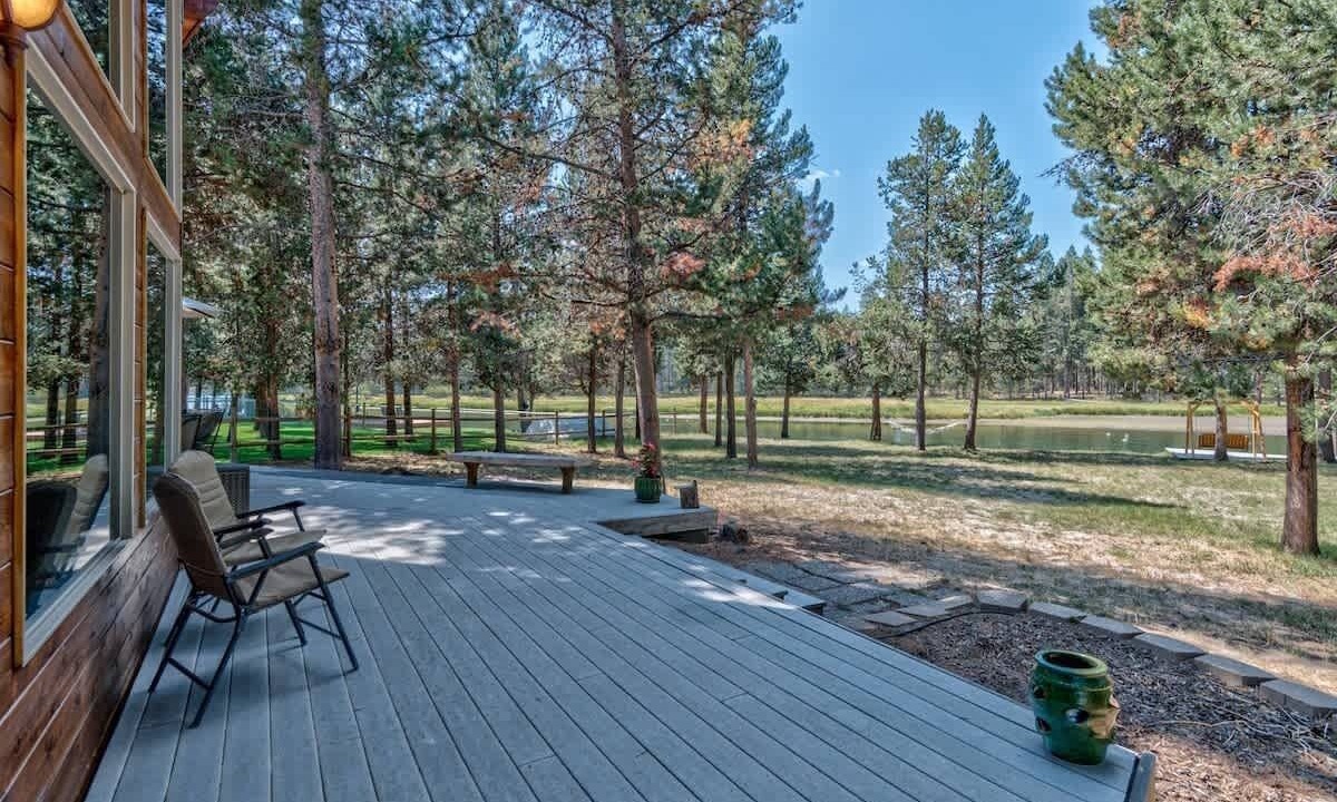 Photo of Patio Balcony in Oregon Water Wonderland