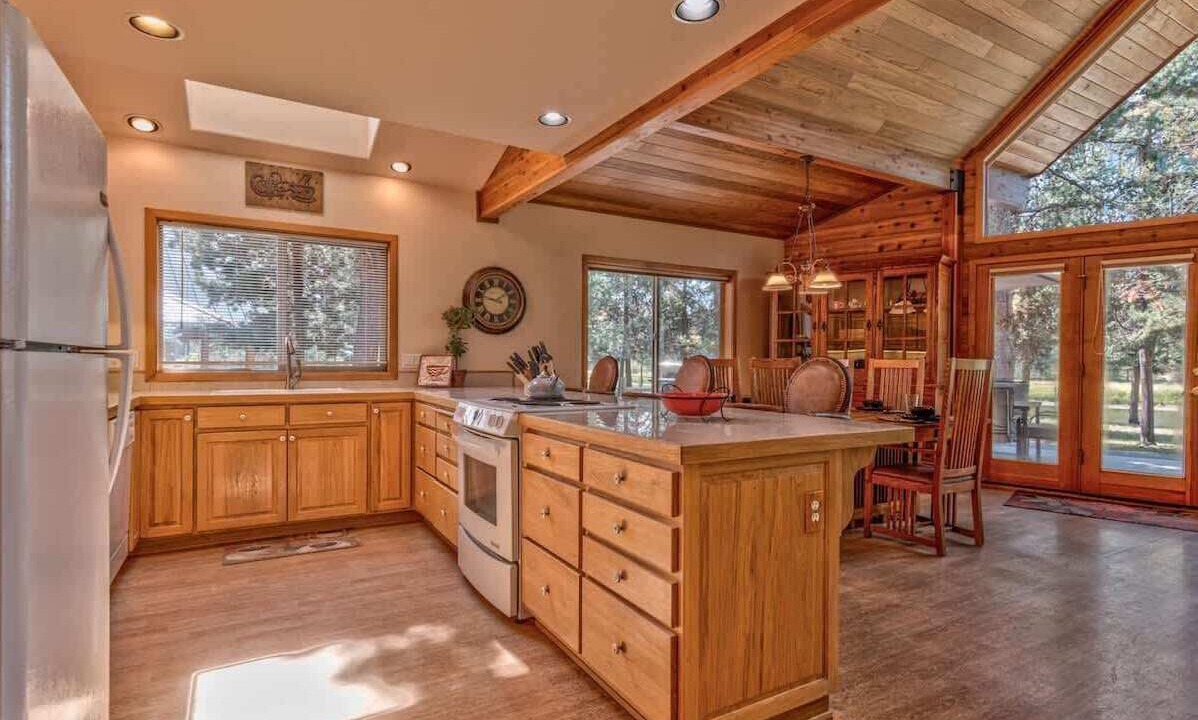 Photo of Kitchen in Oregon Water Wonderland