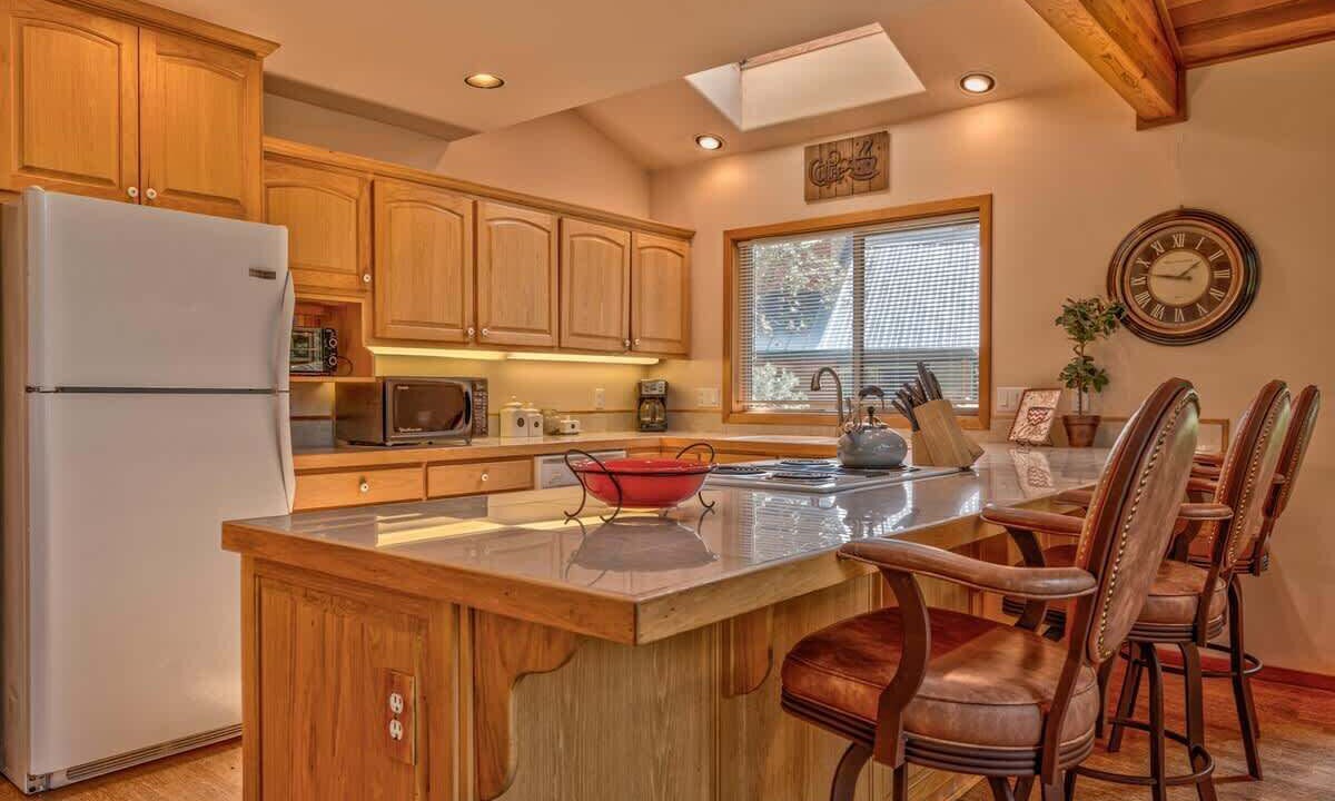 Photo of Kitchen in Oregon Water Wonderland