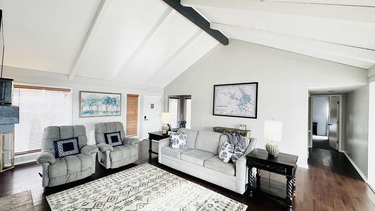 Photo of Livingroom in Osage Beach