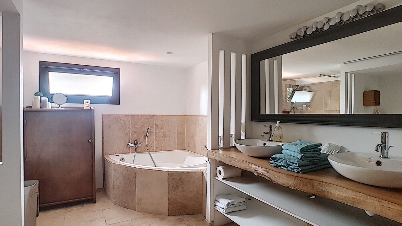 Photo of Bathroom in Nailloux