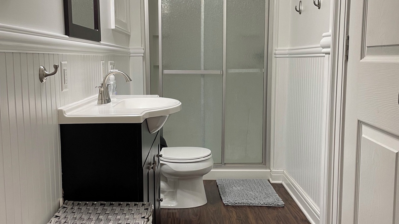 Photo of Bathroom in Knapp Shores