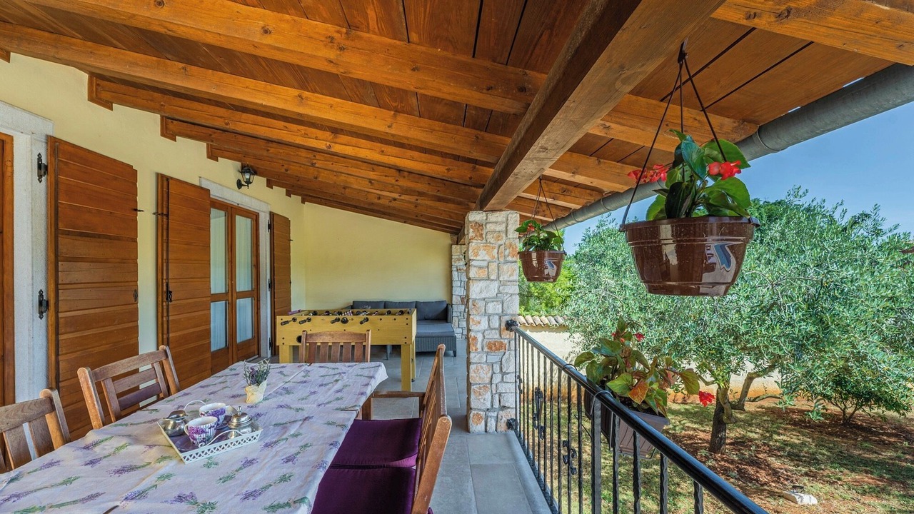 Photo of Outdoor in Kavran