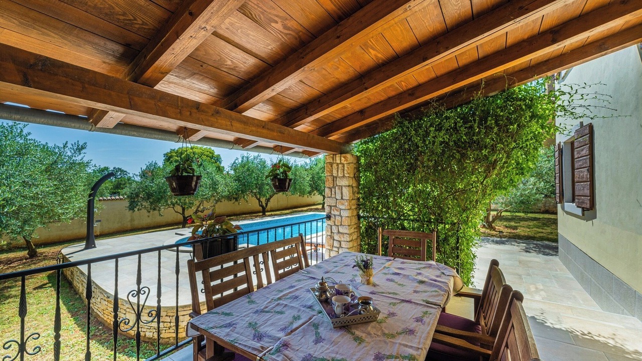 Photo of Outdoor in Kavran