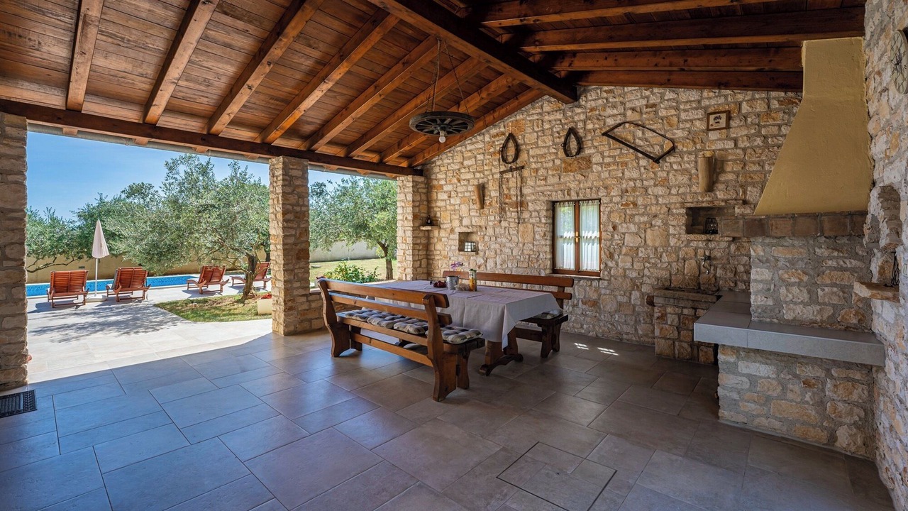 Photo of Outdoor in Kavran