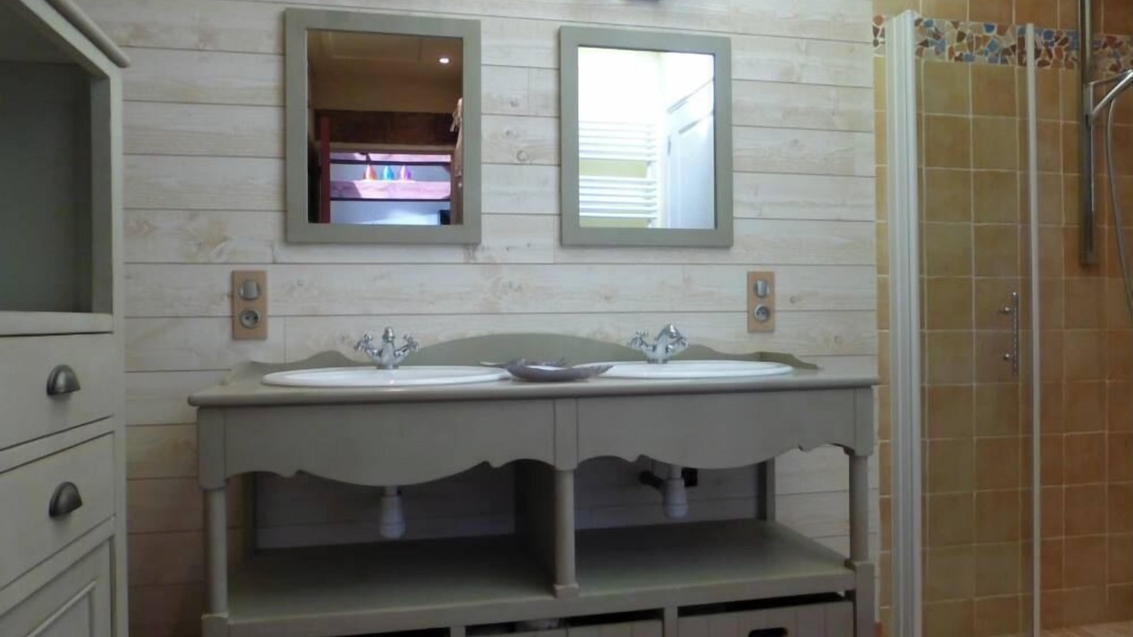 Photo of Bathroom in Le Thoureil