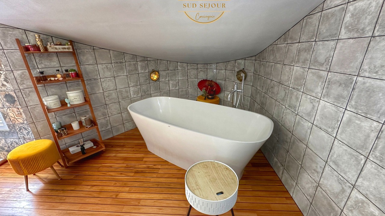 Photo of Bathroom in Bompas