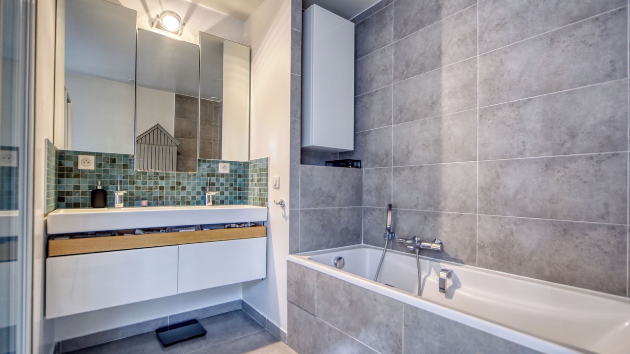 Photo of Bathroom in Issy-les-Moulineaux
