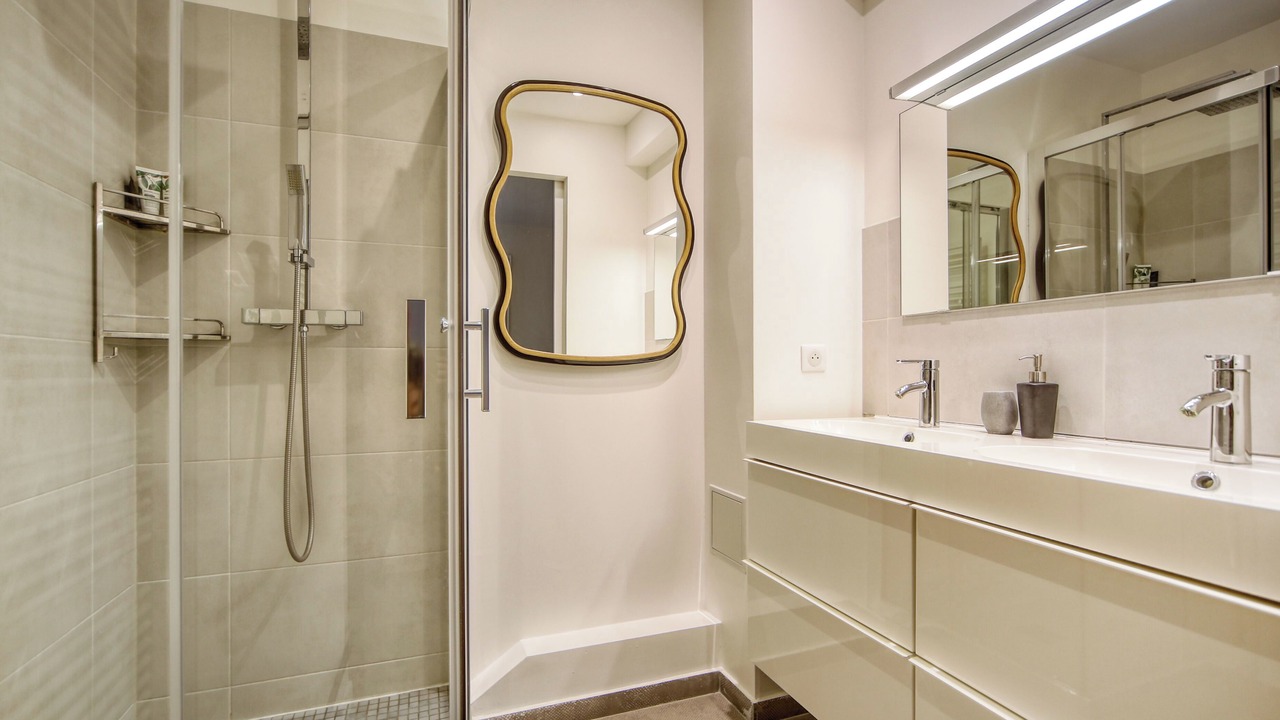Photo of Bathroom in Issy-les-Moulineaux