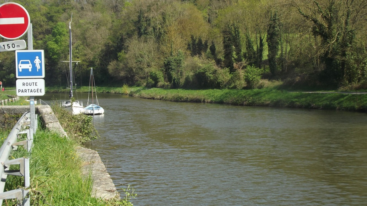 Photo of Others in Les Champs-Geraux
