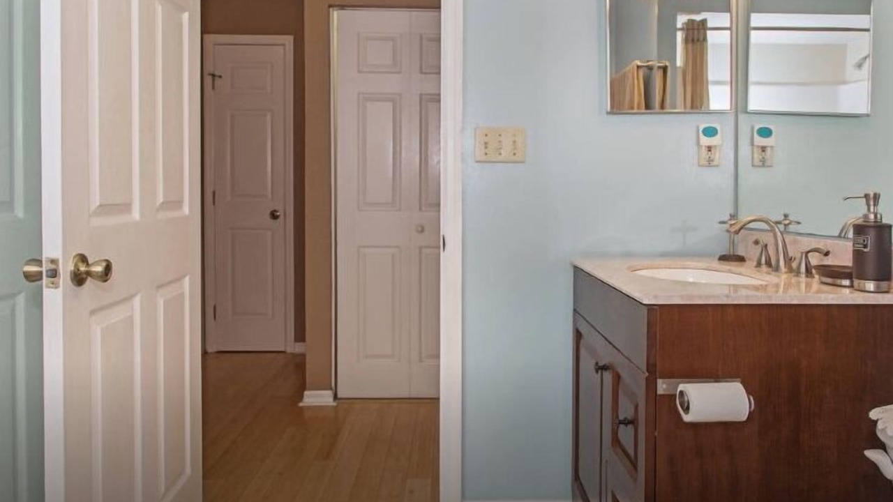 Photo of Bathroom in Town 'n' Country