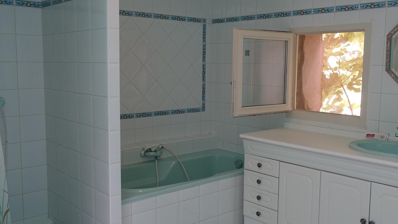 Photo of Bathroom in Villereal