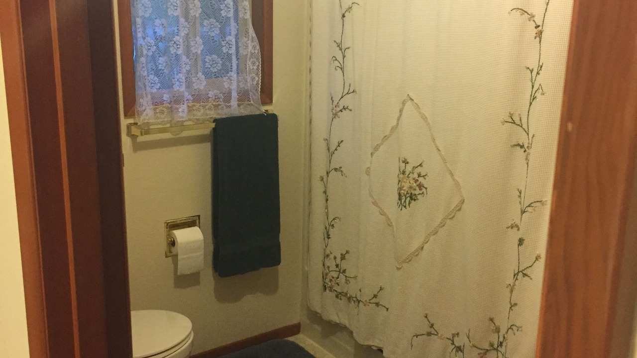 Photo of Bathroom in Gold Beach