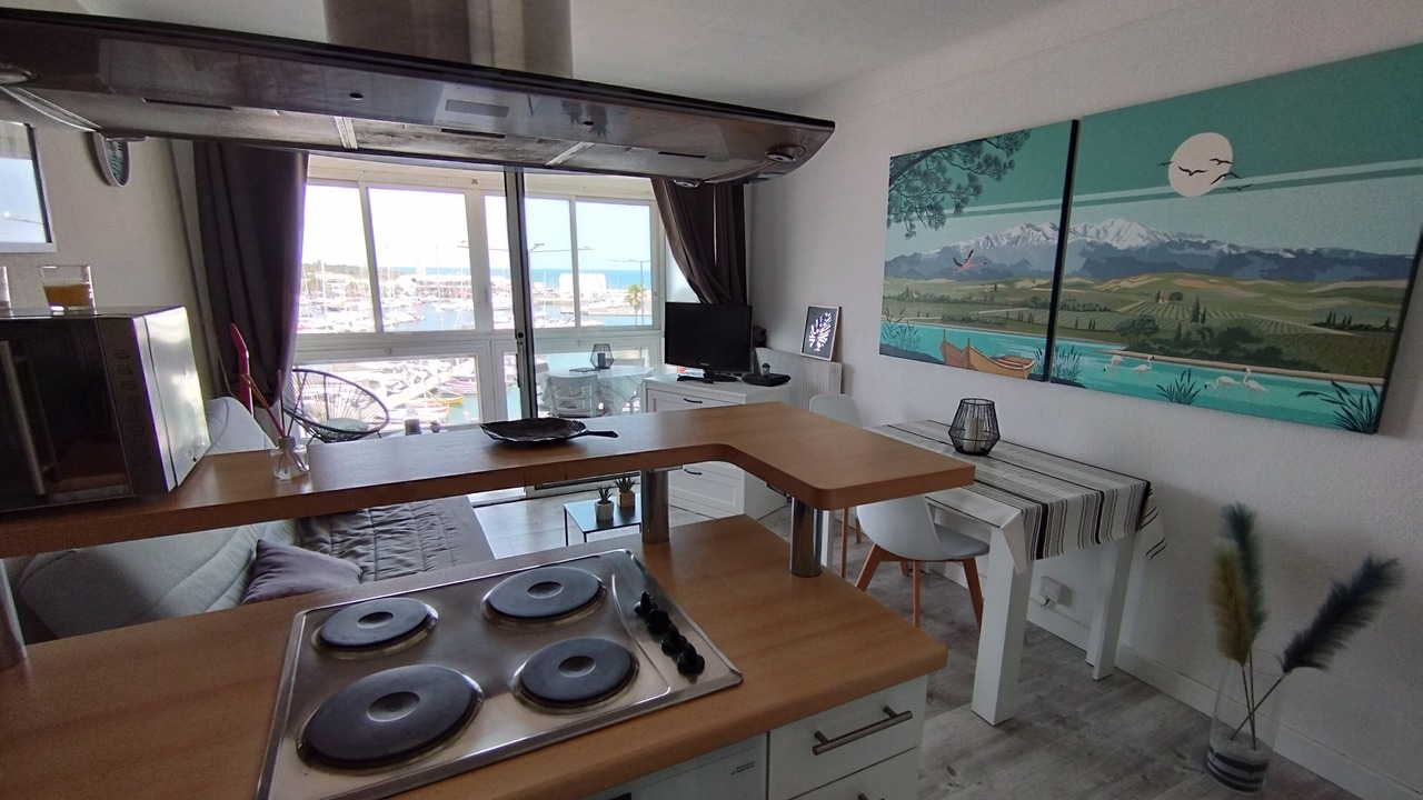 Photo of Kitchen in La Jetee