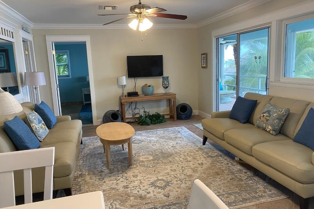 Photo of Livingroom in Summerland Key