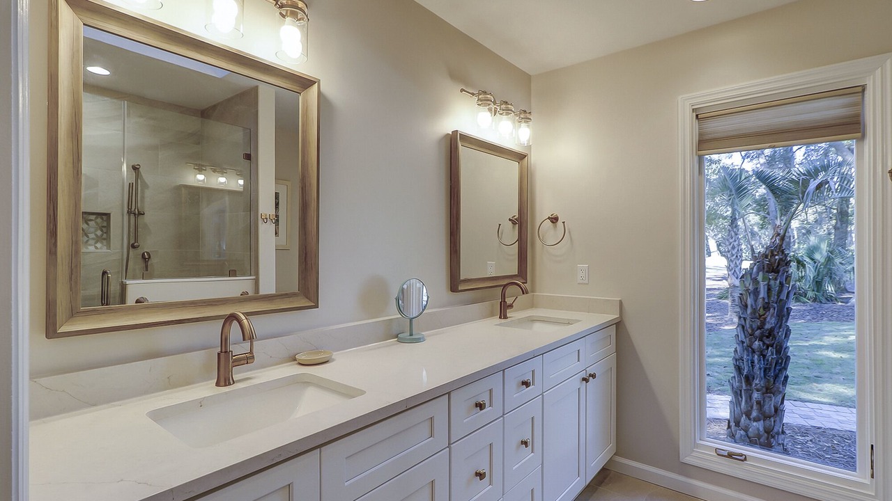 Photo of Bathroom in Shipyard Plantation