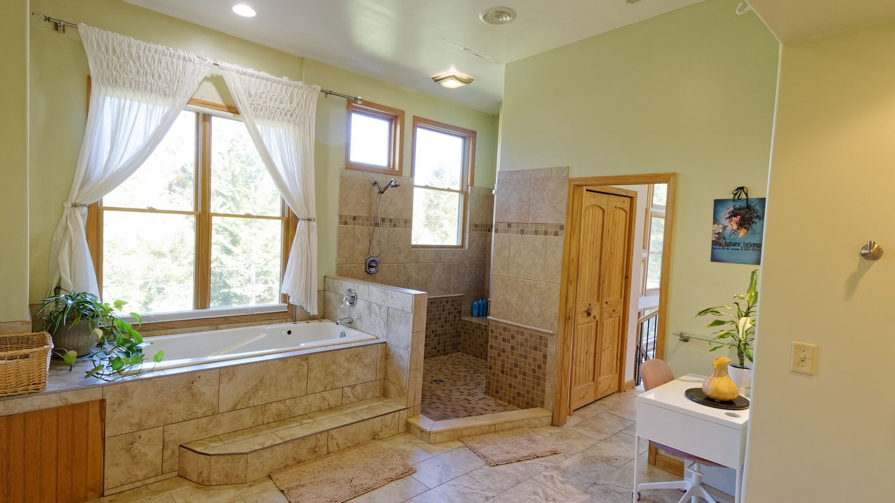 Photo of Bathroom in Fairview