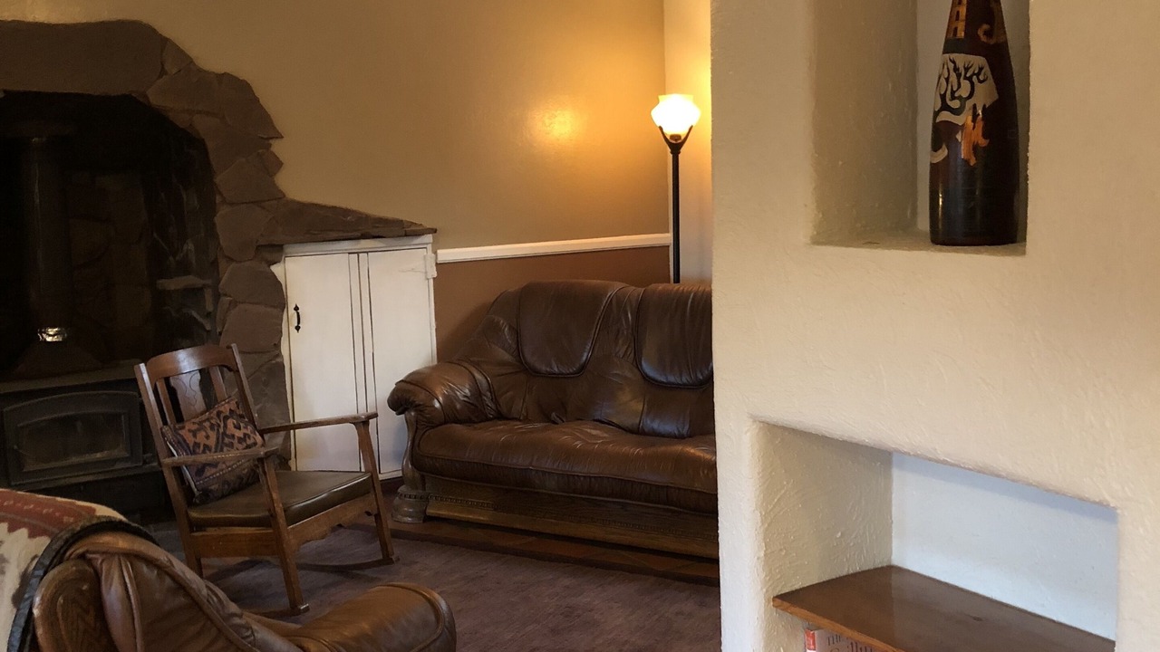 Photo of Livingroom in Sandia Knolls