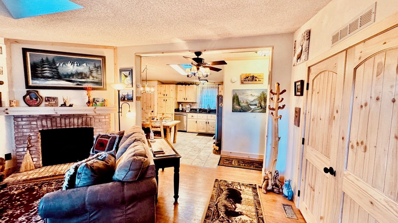 Photo of Livingroom in Estes Park