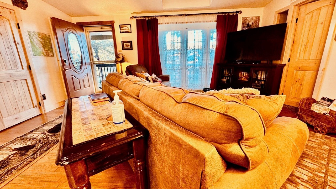 Photo of Livingroom in Estes Park