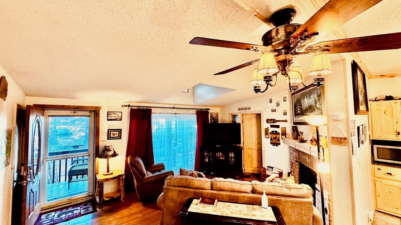Photo of Livingroom in Estes Park