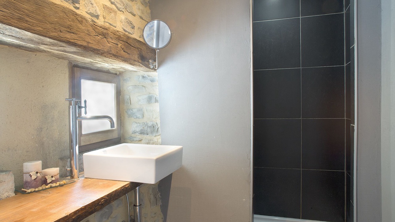 Photo of Bathroom in Bouquet