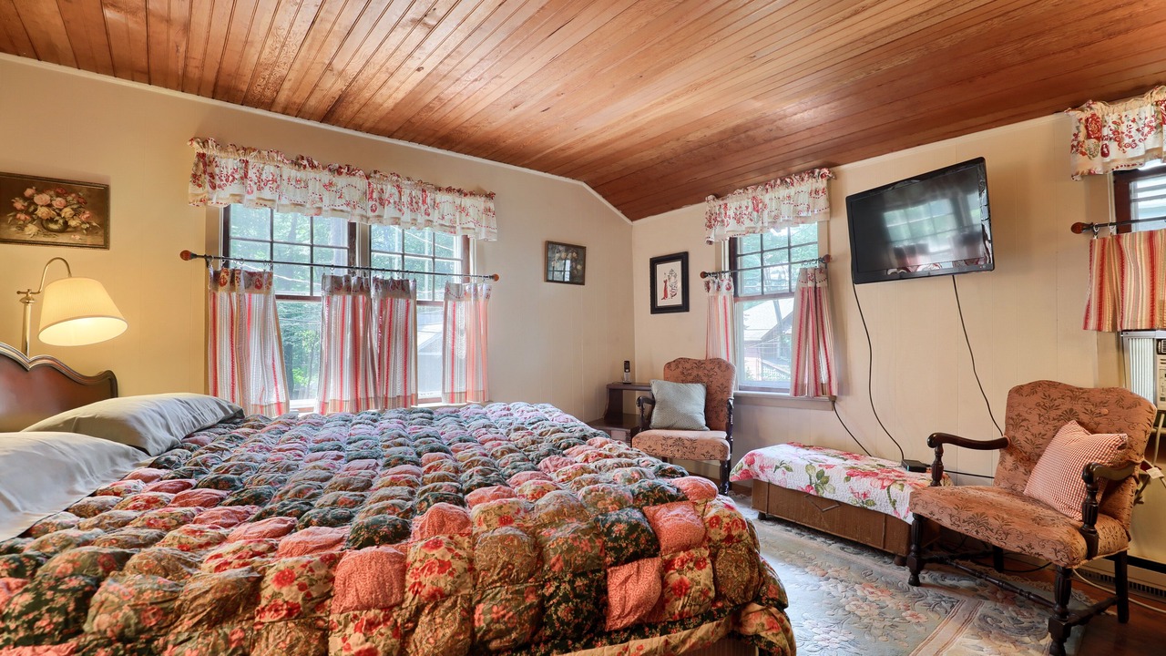 Photo of Others in Mount Gretna