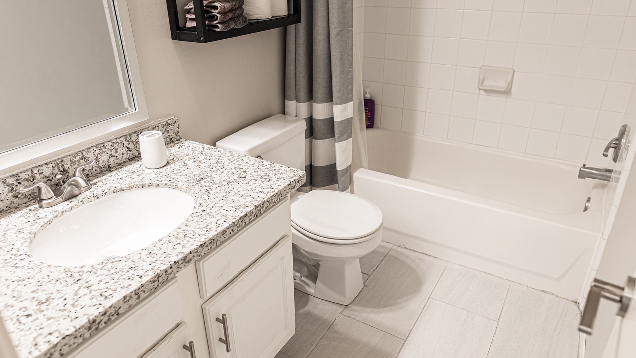 Photo of Bathroom in Alden Bridge