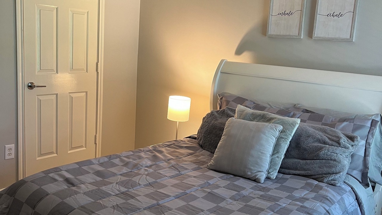 Photo of Bedroom in Alden Bridge