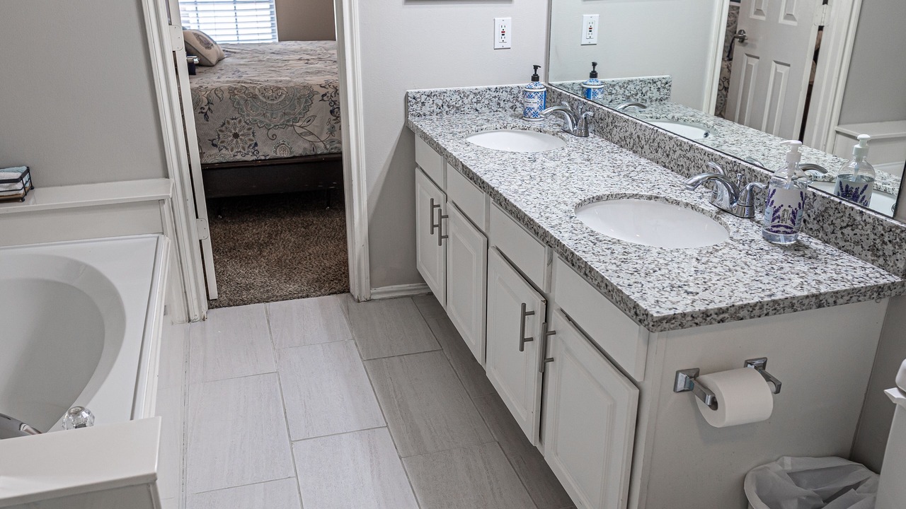 Photo of Bathroom in Alden Bridge