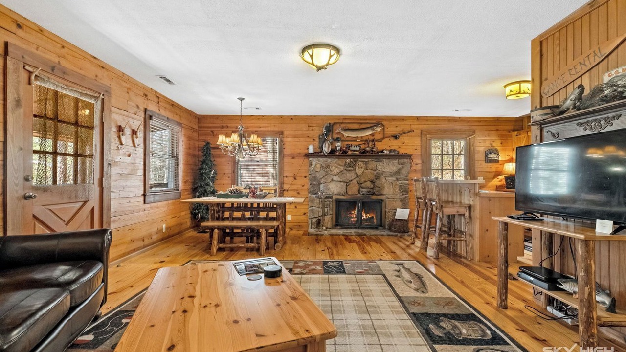 Photo of Livingroom in Eureka Springs