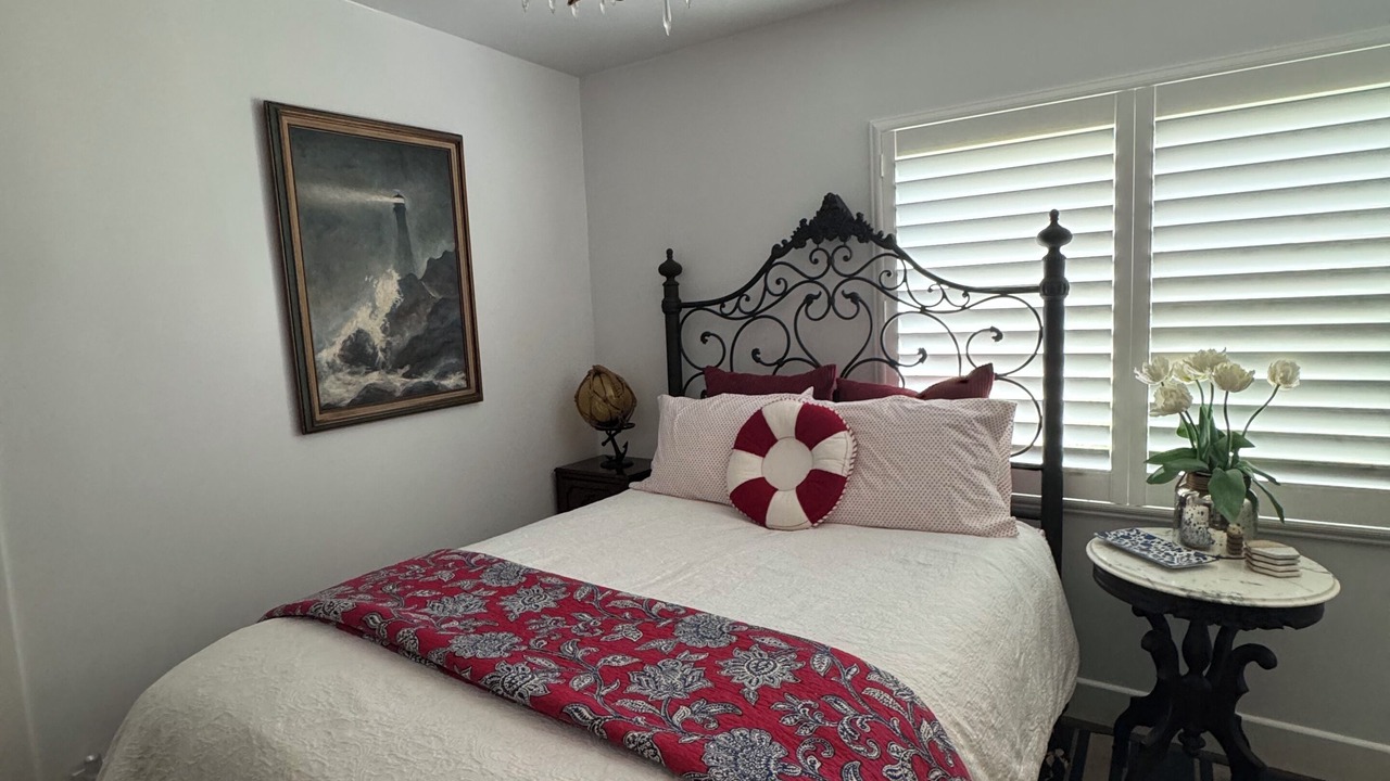 Photo of Bedroom in Belmont Shore