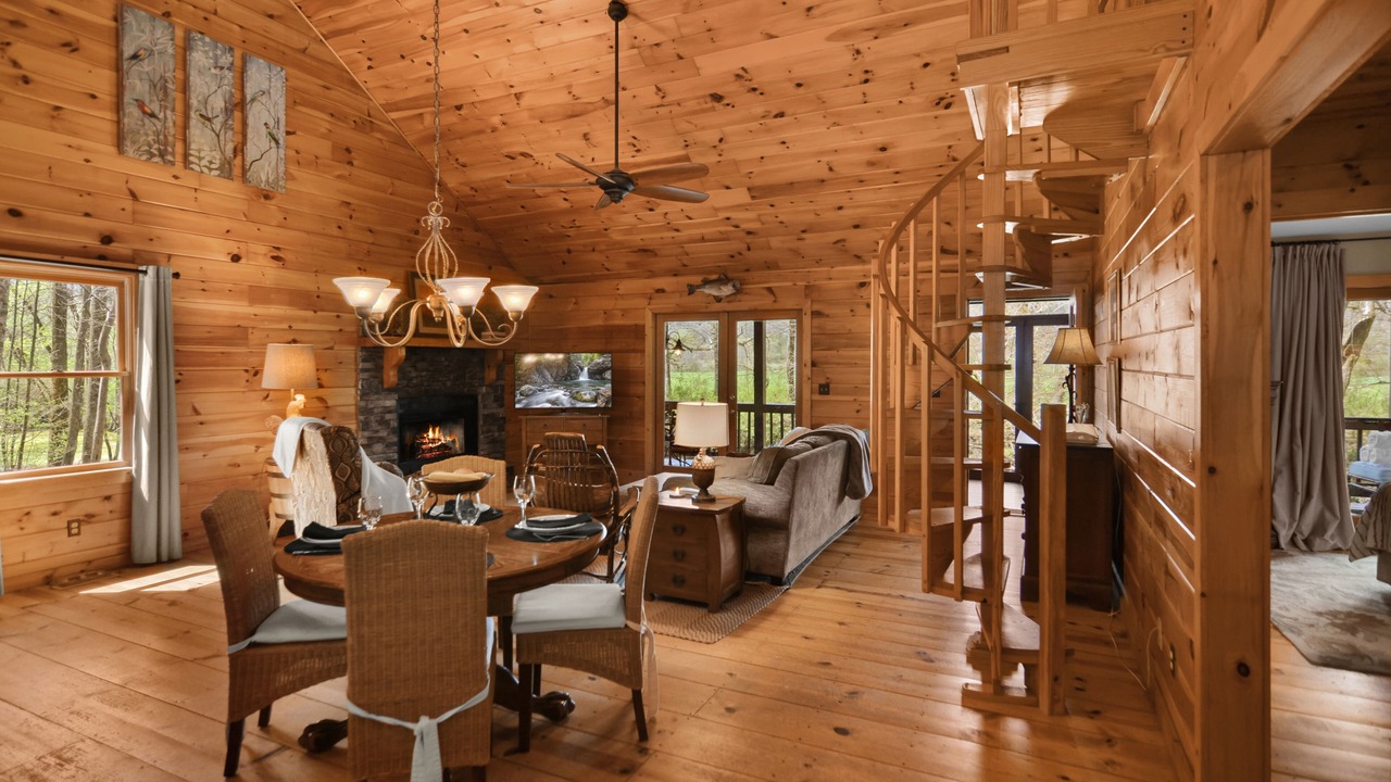 Photo of Livingroom in Ellijay