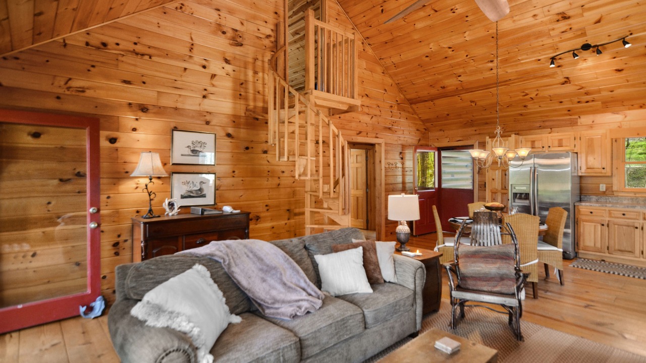 Photo of Livingroom in Ellijay