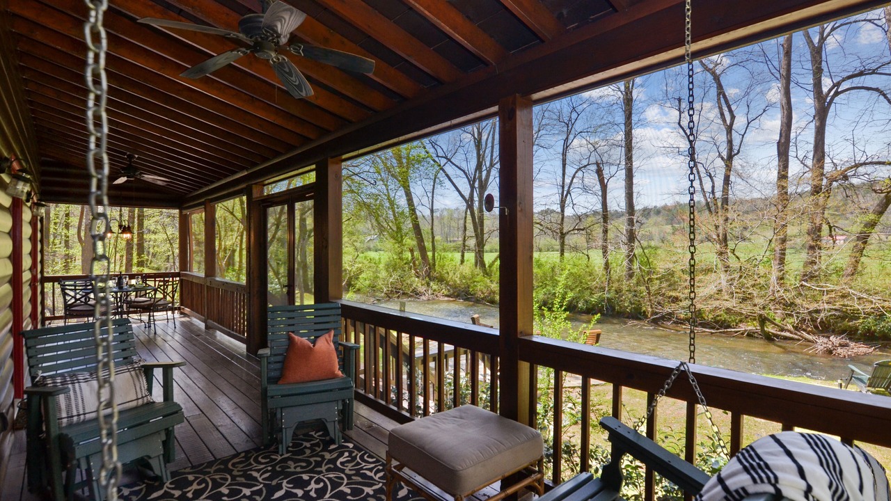 Photo of Patio Balcony in Ellijay
