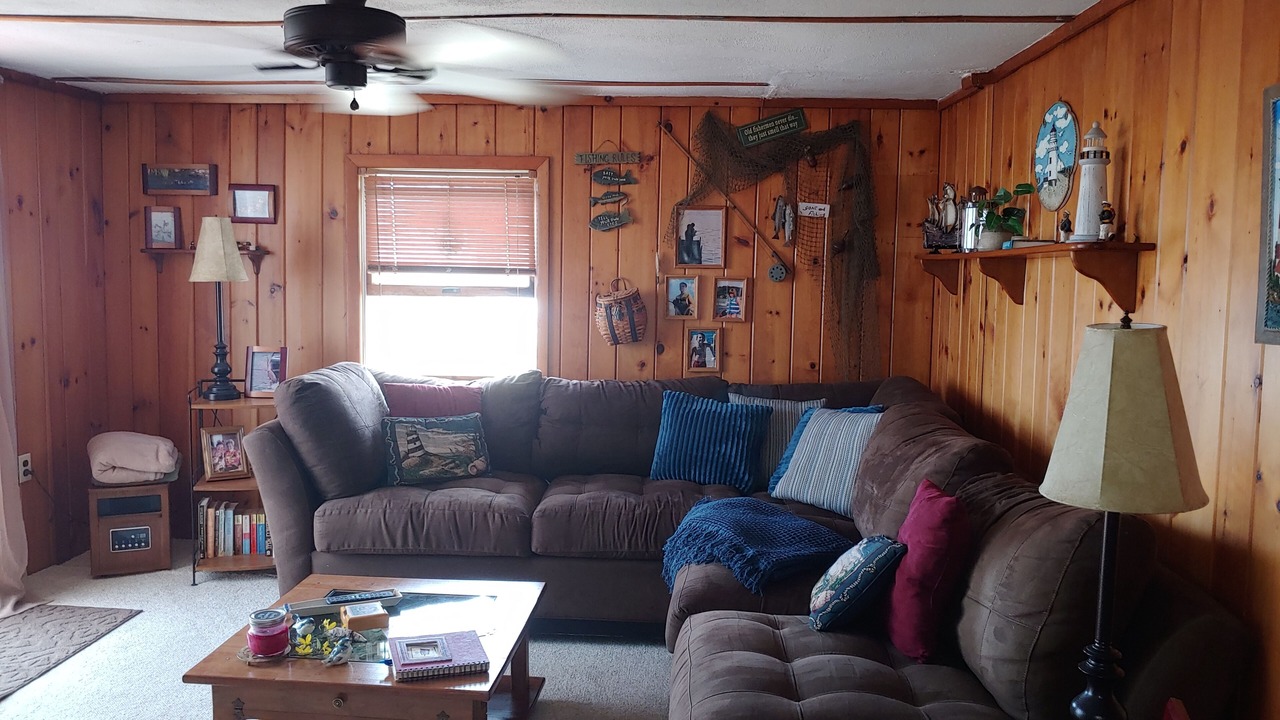 Photo of Livingroom in Frontenac