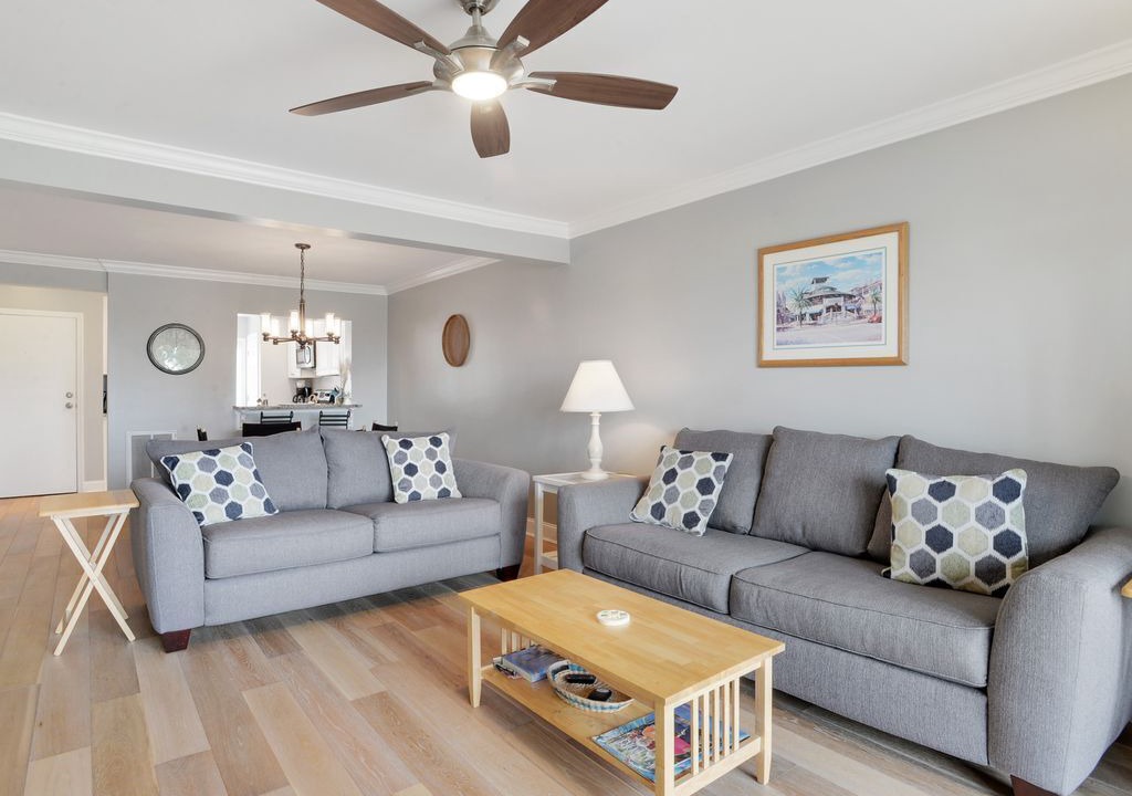 Photo of Livingroom in Oceanmarsh Subdivision