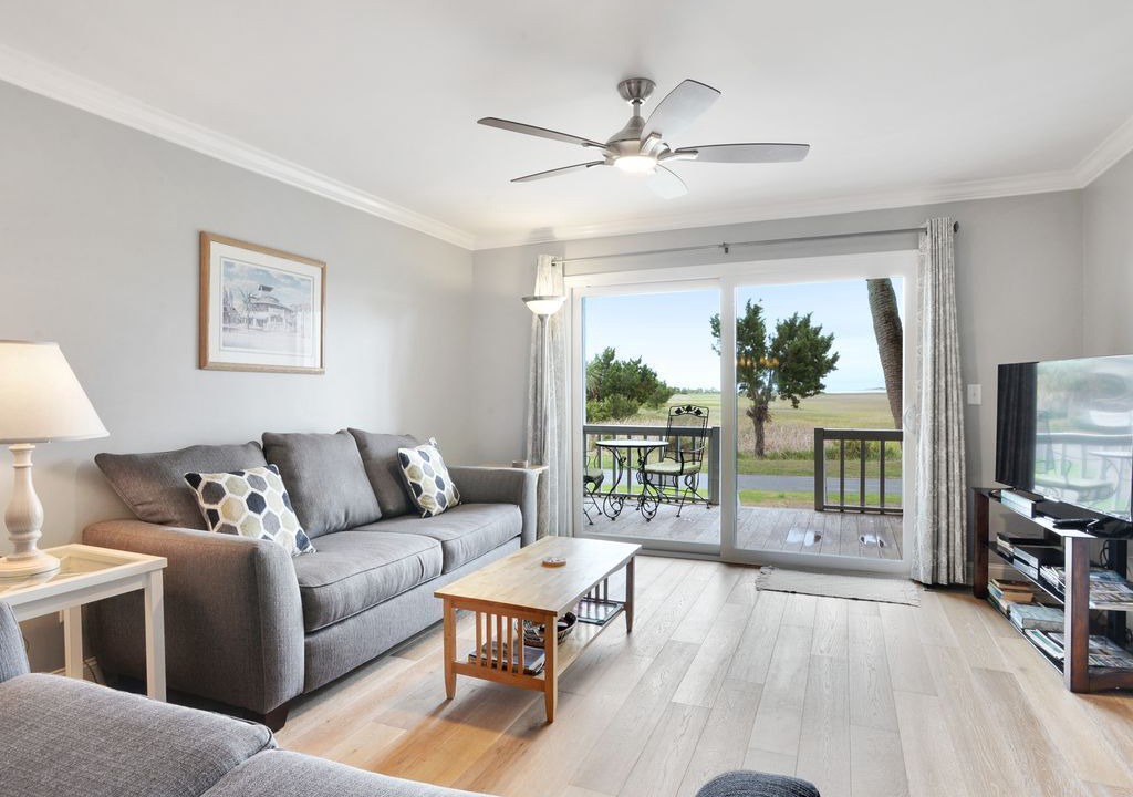 Photo of Livingroom in Oceanmarsh Subdivision