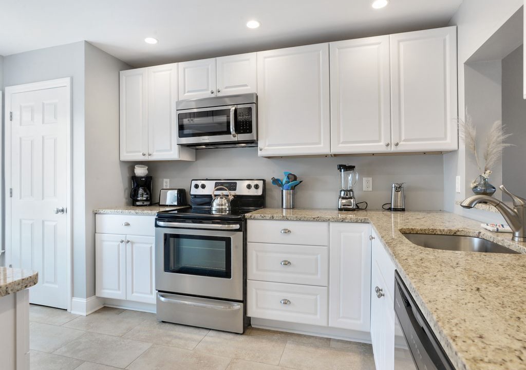 Photo of Kitchen in Oceanmarsh Subdivision