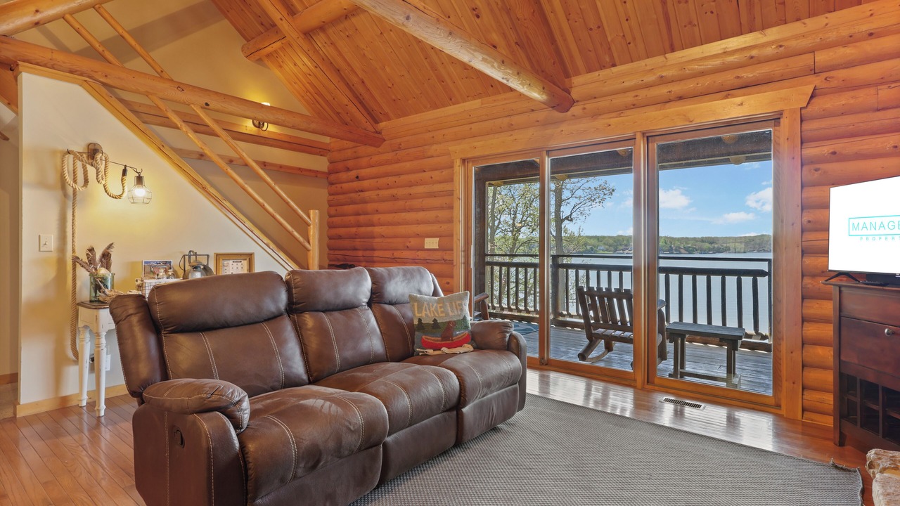 Photo of Bedroom in Sunrise Beach