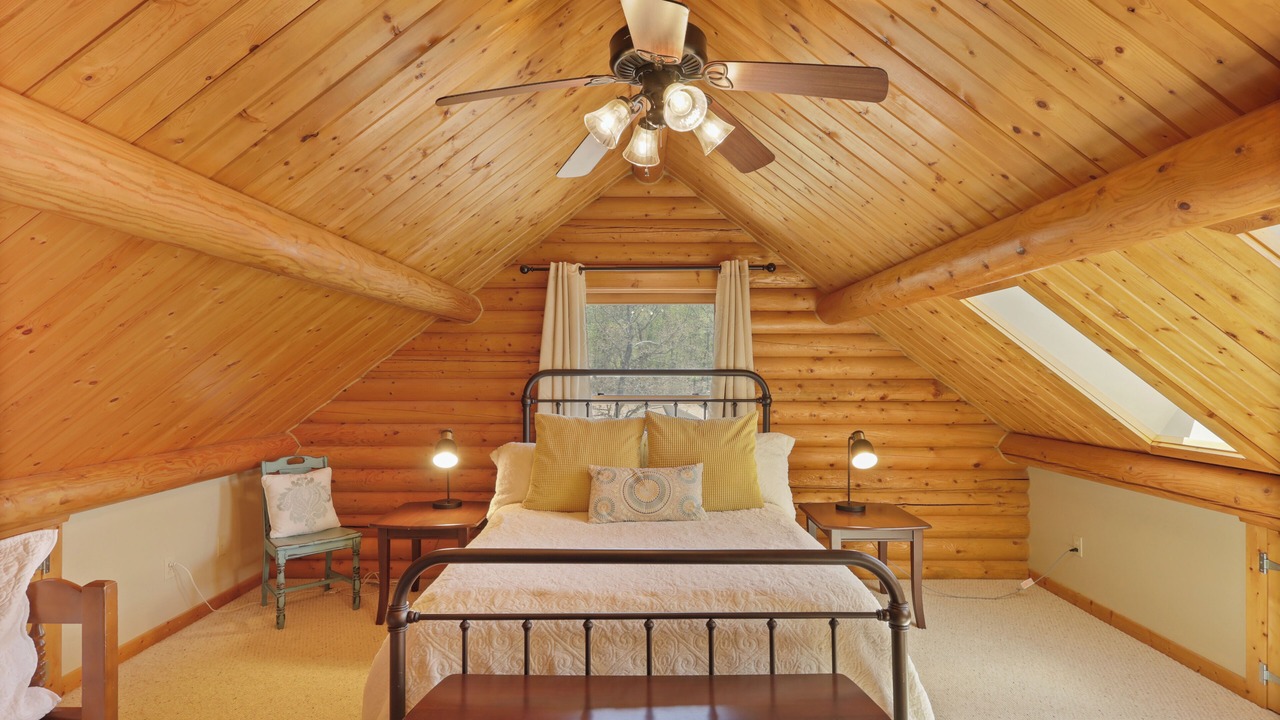 Photo of Bedroom in Sunrise Beach