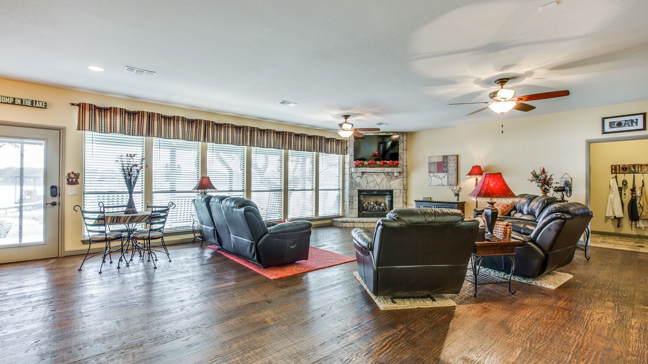 Photo of Bedroom in Granbury